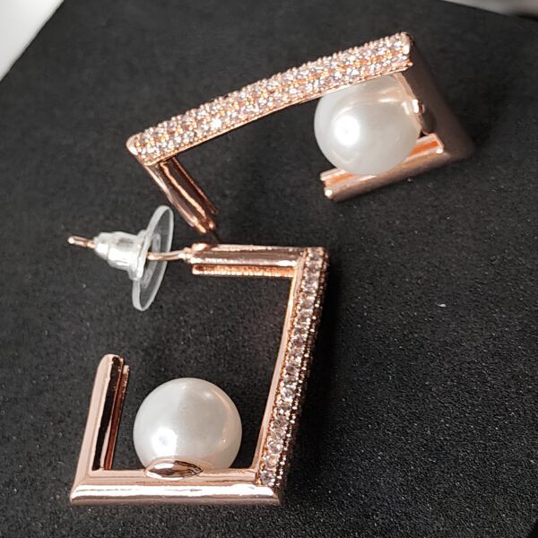 Rose Gold Pearl Geometric Earrings